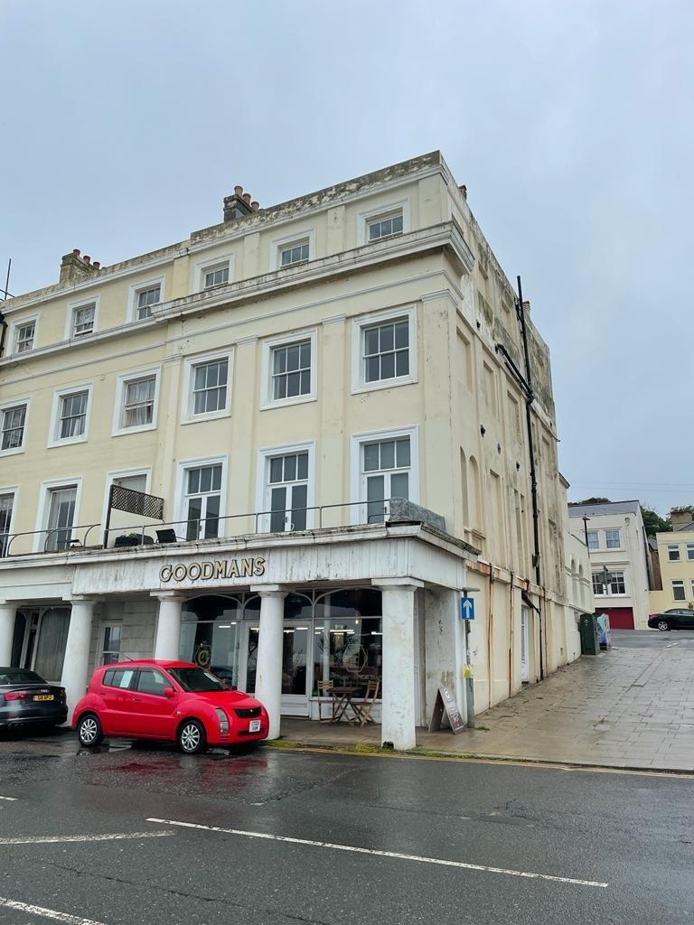 Lot: 88 - FREEHOLD INVESTMENT -